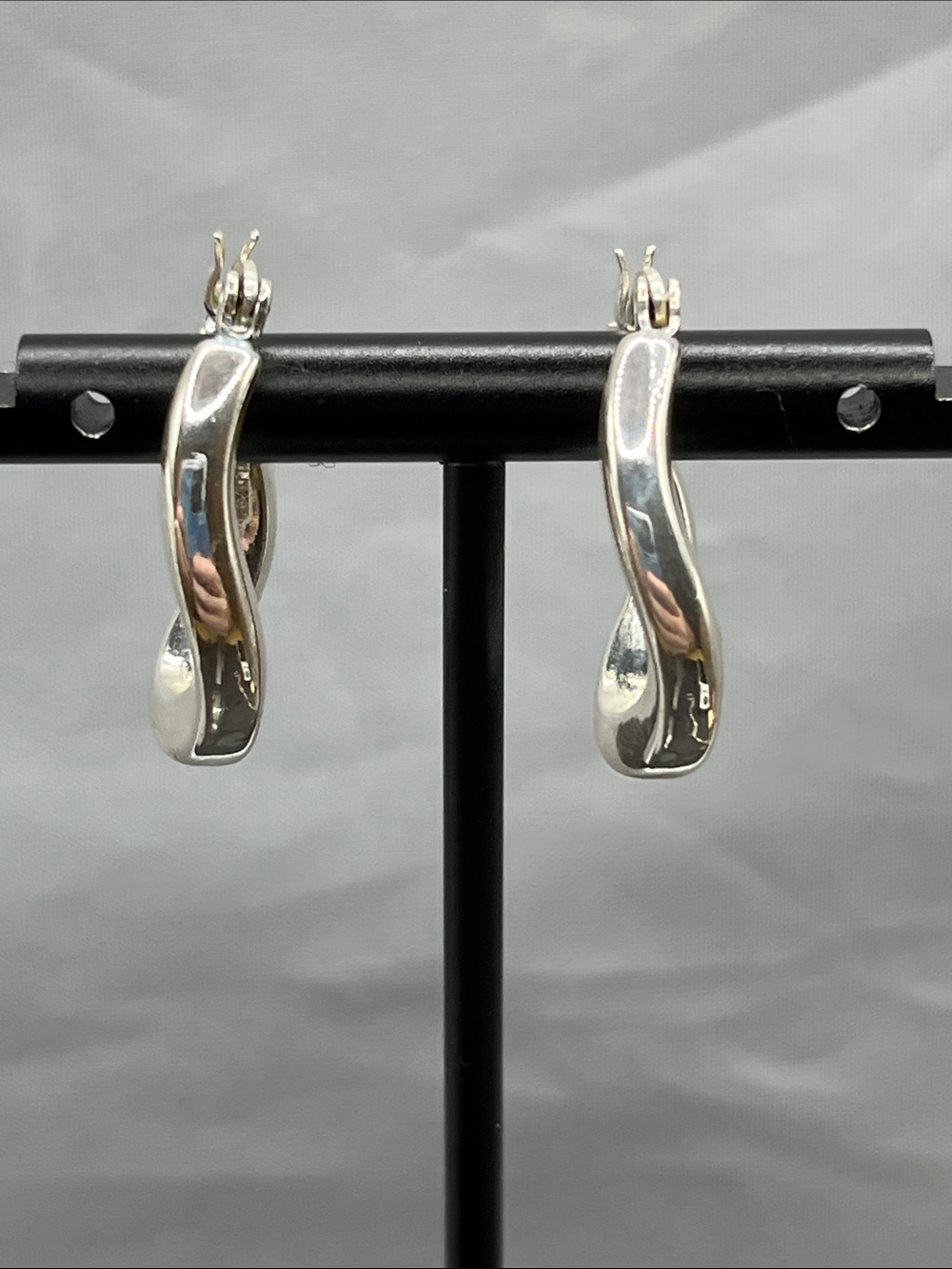 ATI THAI Sterling Silver curvy oval earrings for pierced ears light weight